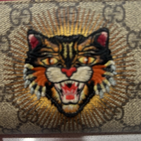 💯 Authentic gucci angry cat long wallet w red trim
Condition 9./10 - Picture 7 of 7